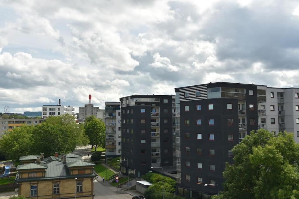 Kahe Magamistoaga Ja Suure Elutoaga 3-Toaline Korter Vaatega Tallinna Aerikeskusele Extérieur photo