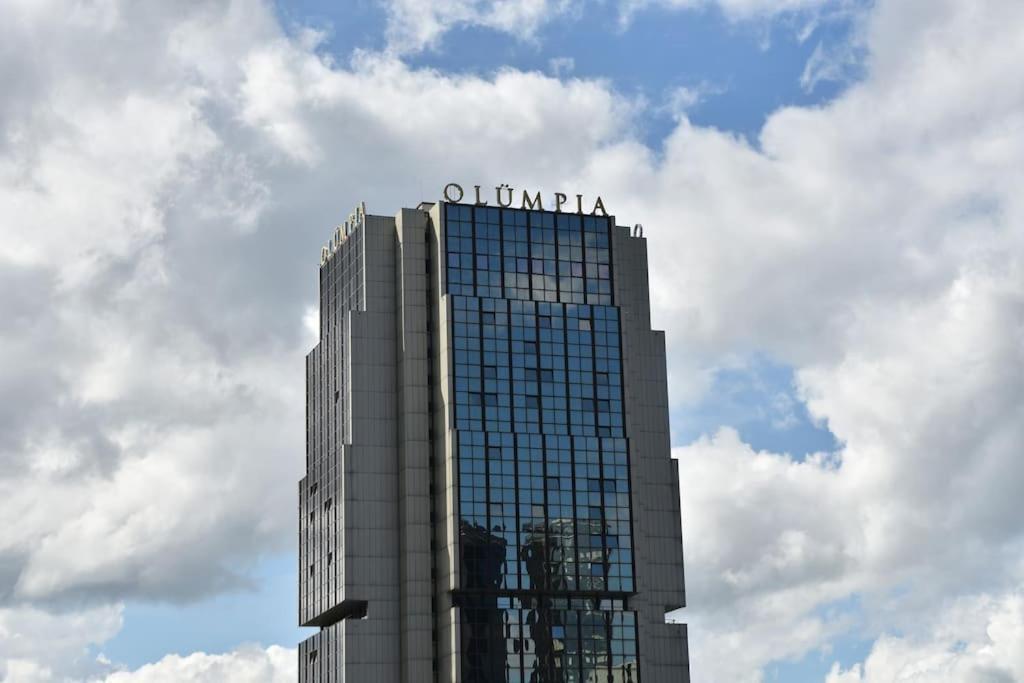 Kahe Magamistoaga Ja Suure Elutoaga 3-Toaline Korter Vaatega Tallinna Aerikeskusele Extérieur photo